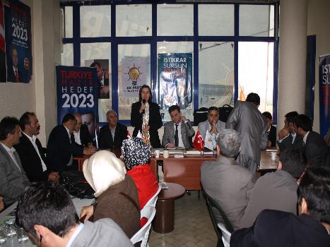 Ak Parti 3. Bölge Milletvekili Adayı Tülay Kaynarca  Başakşehir'de fırtına gibi esti.